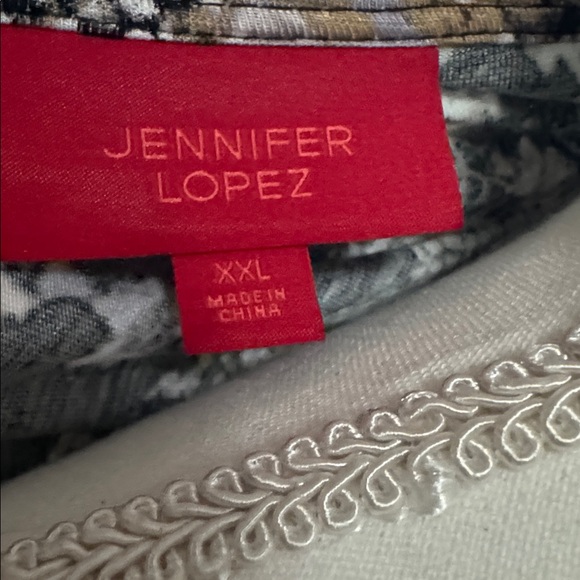 Jennifer Lopez 🆕 Snakeskin Print Soft Rayon Shoulder Details Blouse NWOT Sz 1x - Picture 3 of 7